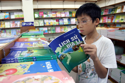 Tổ chức, cá nhân tham gia viết sách giáo khoa phải có đề cương